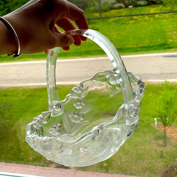 Small Vintage Basket Clear Glass with plastic handle - Picture 1 of 4